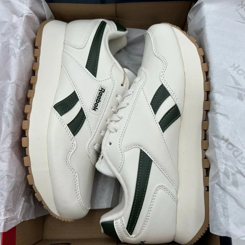 Reebok Harman Women’s Classic Style‎ Sneakers 8 White- Chalk-Green Cushioned